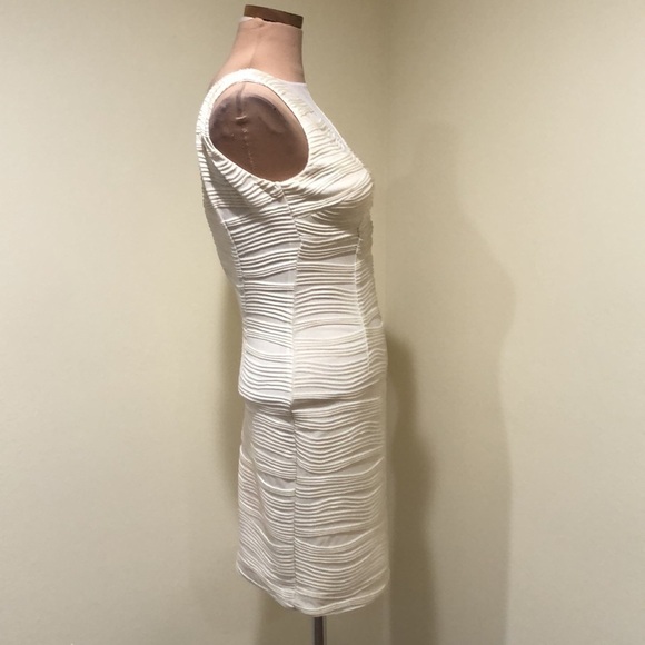 Hailey by Adrianna Papell Dress Size 2 Ivory Gold Mesh Plunge V-Neck Mini - Picture 4 of 9